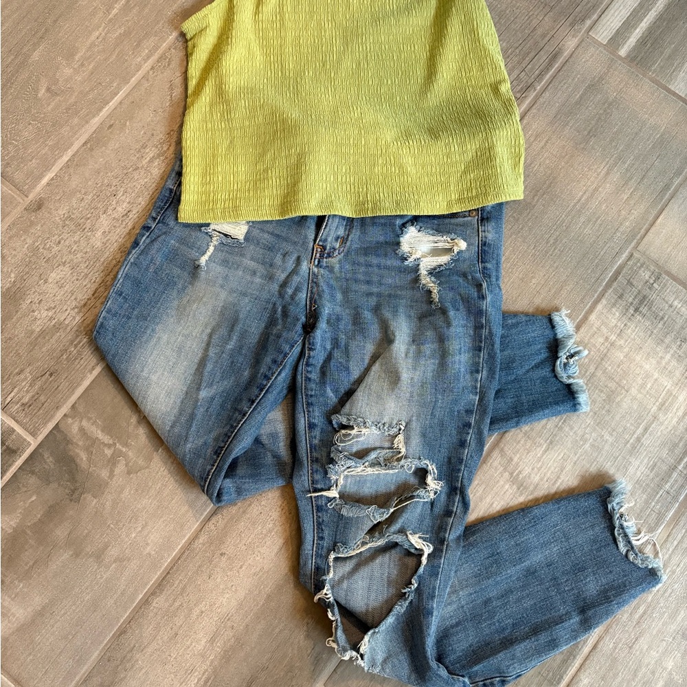 KANCAN Heavily Distressed Jeans SZ  27waist